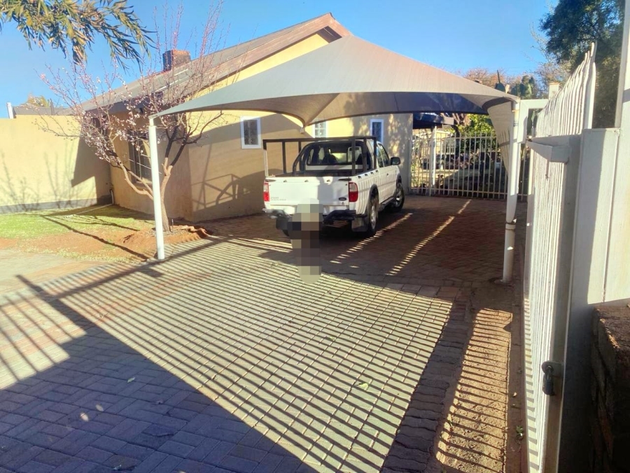 To Let 4 Bedroom Property for Rent in Kuruman Northern Cape